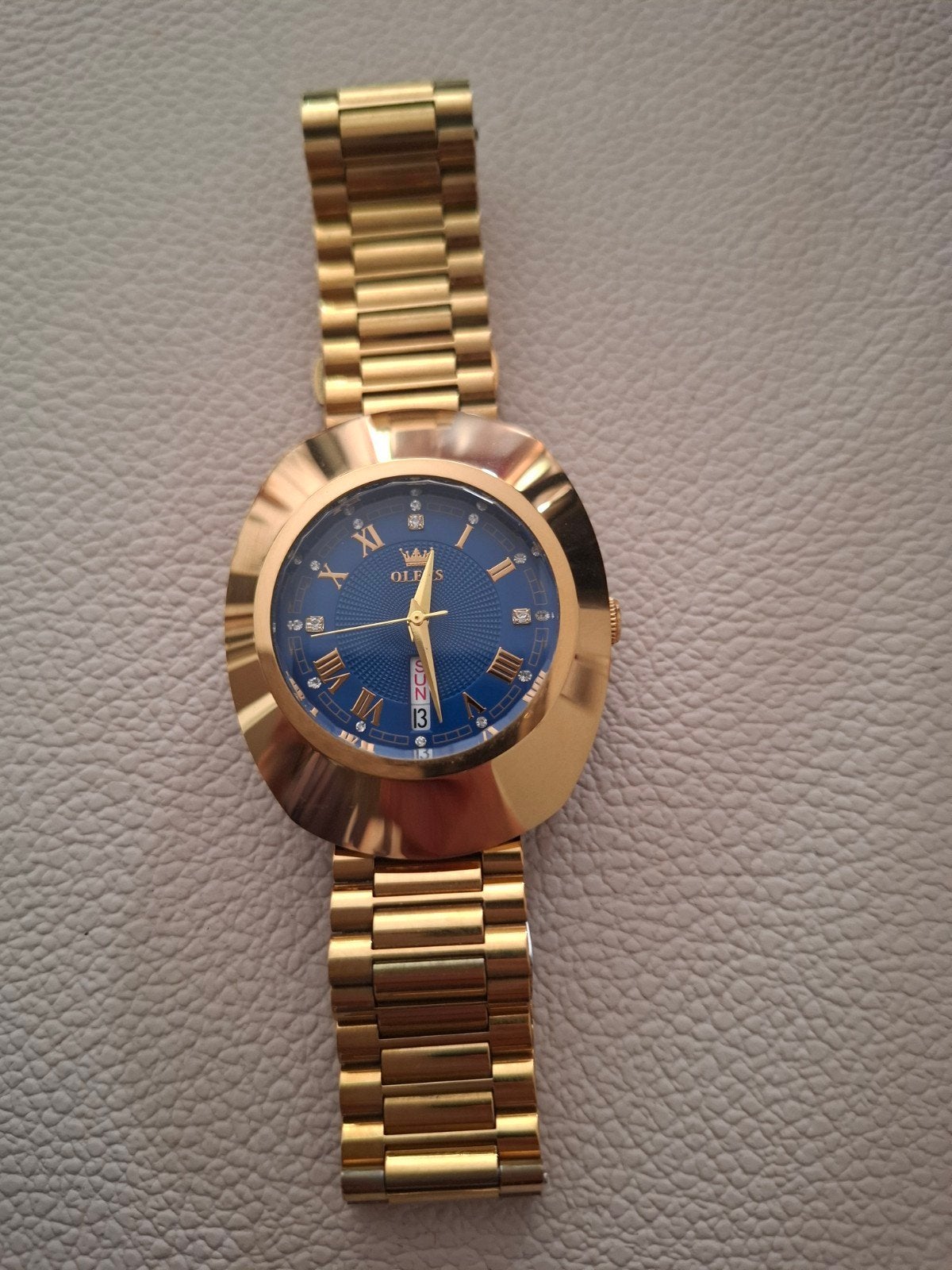 Nieuw olevs Gouden Quartz Horloge Voor vrouwen., Handtassen en Accessoires, Ophalen