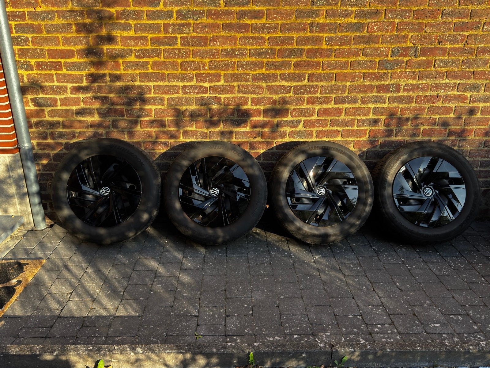 18" VW stalen velgen, incl. zwarte deksel en Hankook banden, Auto-onderdelen, Banden en Velgen, Ophalen, 18 inch, Gebruikt, Banden en Velgen