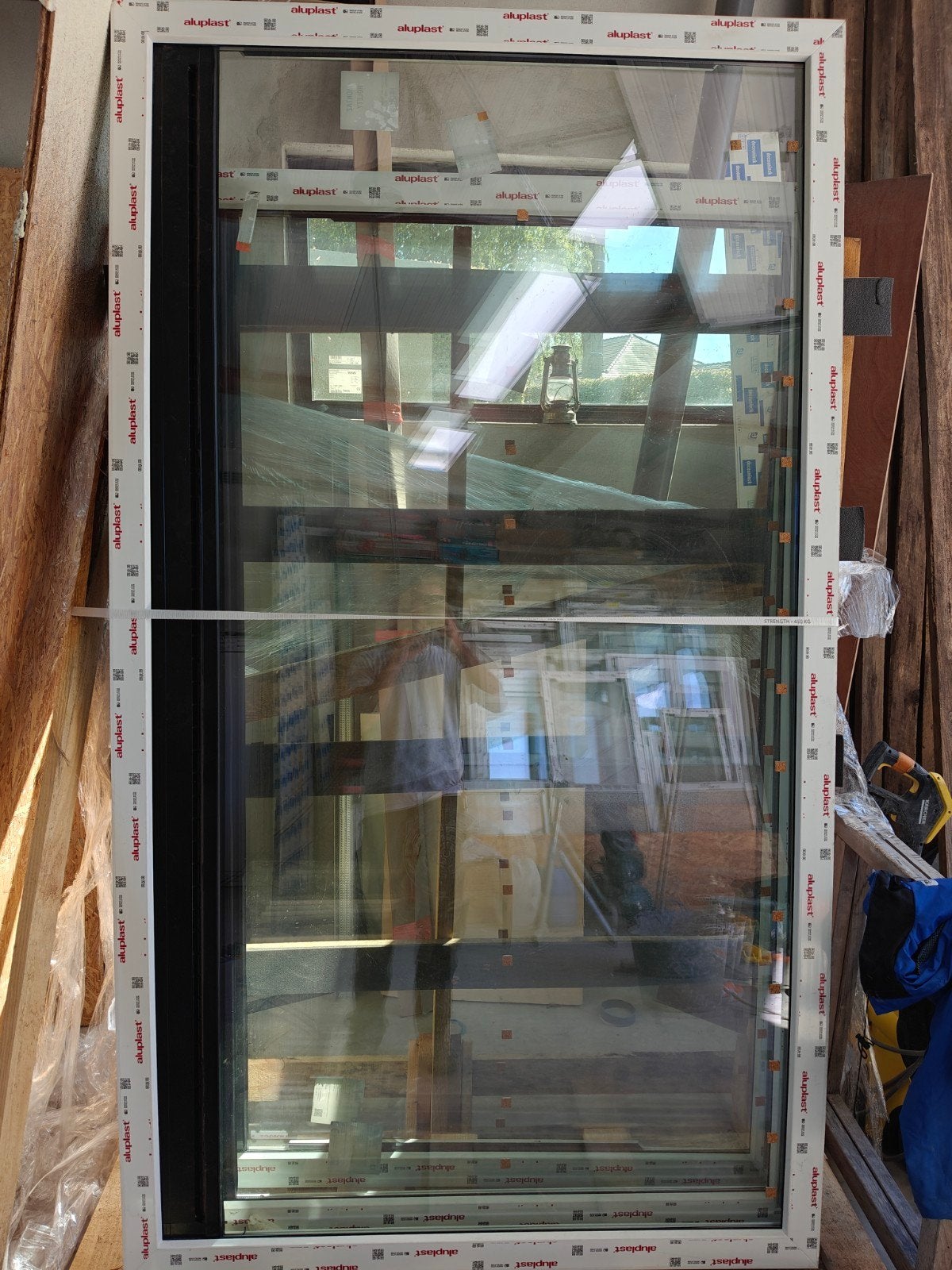 3 fenêtres fixes + cadre + grille de ventilation — Aluplast, Bricolage & Construction, Enlèvement ou Envoi, Neuf