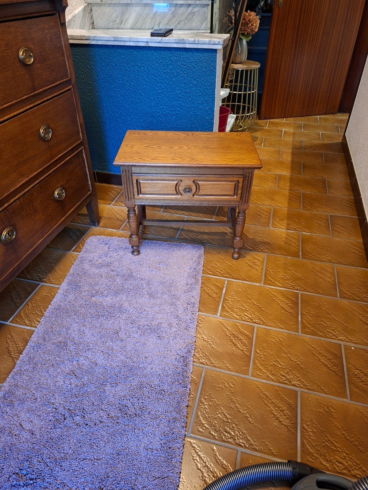 table de chevet, Maison & Meubles, Ameublement | Revêtements de sol, Enlèvement