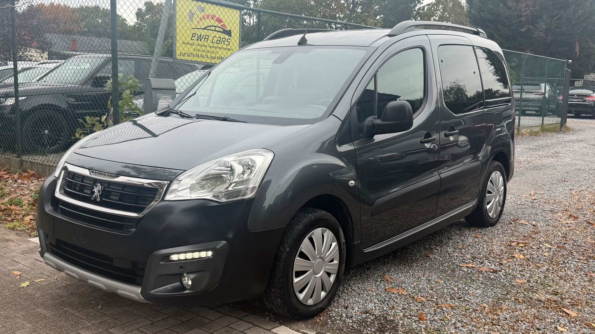 Peugeot Partner 1.2 benzine bj 2017, Auto's, Voorwielaandrijving, Gebruikt, Euro 6, 1199 cc