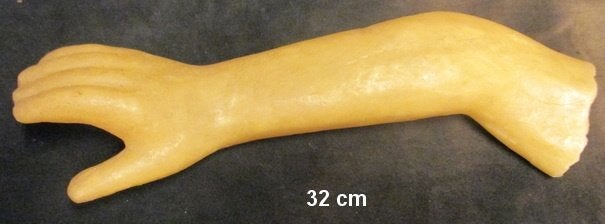 uitzonderlijke wassen ex voto lange arm  32 cm     72, Antiquités & Art, Envoi