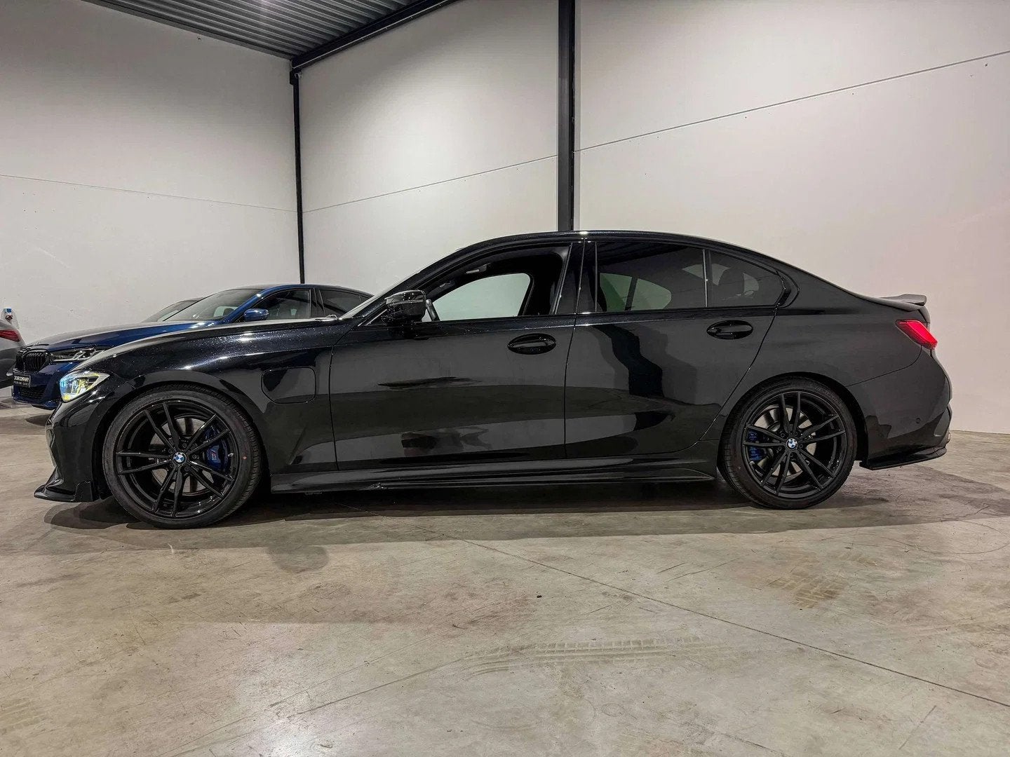 BMW 3 Serie 330 330e PHEV | M Sport | HiFi | HUD (bj 2019), Automaat, Gebruikt, 4 cilinders, Zwart