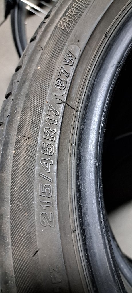 banden Bridgestone 17", Auto-onderdelen, Ophalen, 17 inch, Band(en), Personenwagen