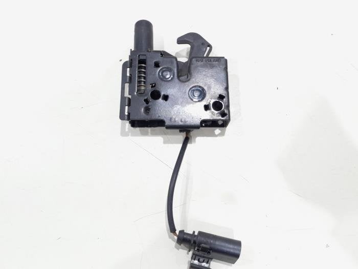 Mécanique de verrouillage capot d'un Volkswagen Polo, Volkswagen, -, 3 mois de garantie, Utilisé