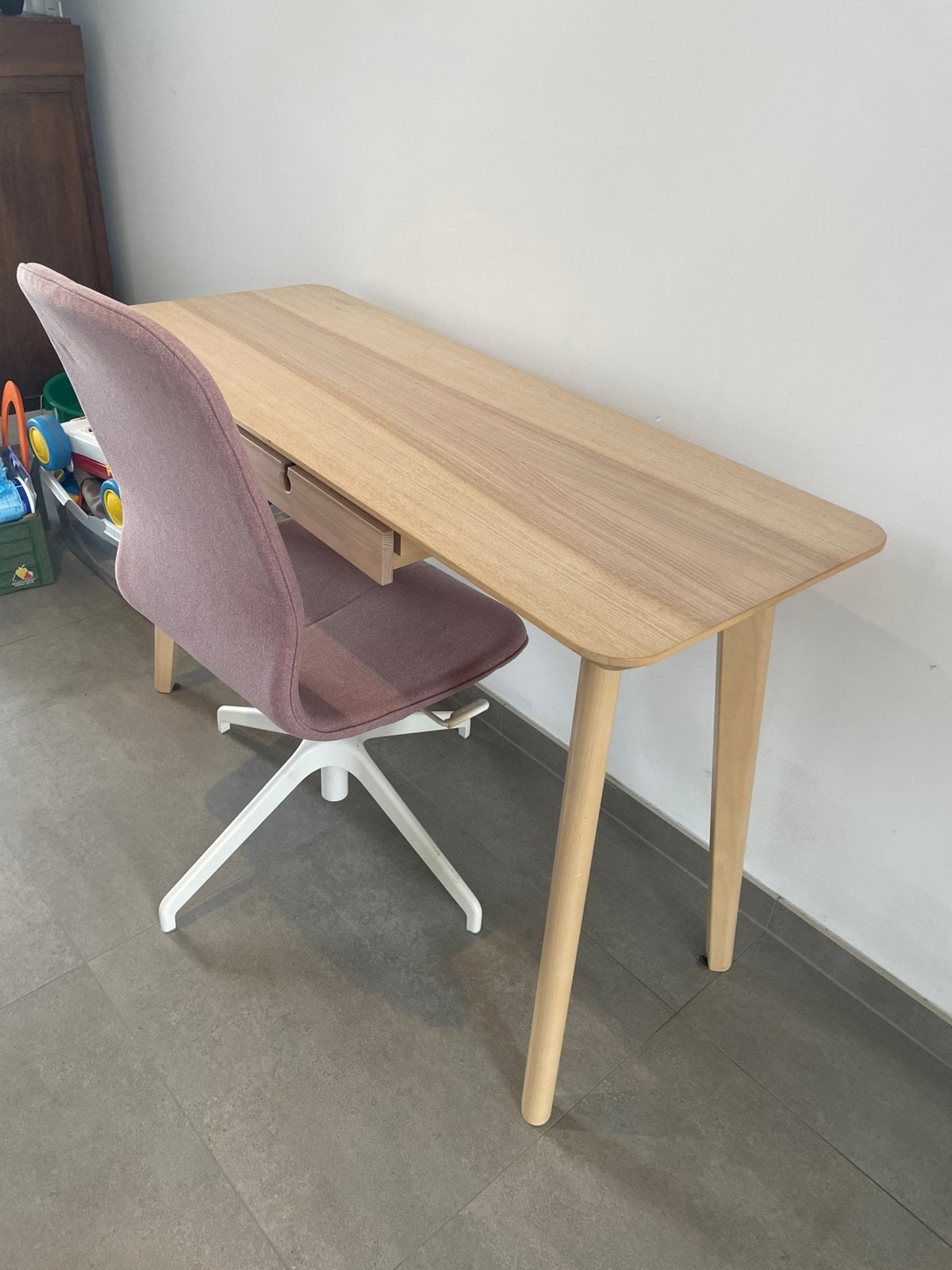 Bureau + stoel, Huis en Inrichting, Ophalen, Zo goed als nieuw