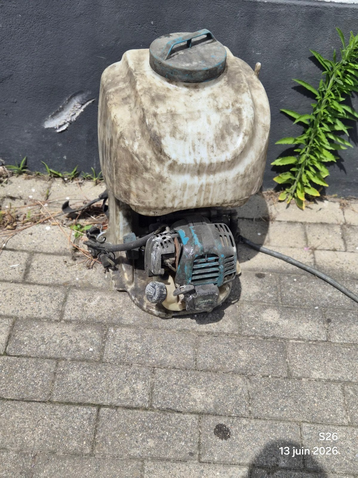 Pulverisateur Makita a reparer