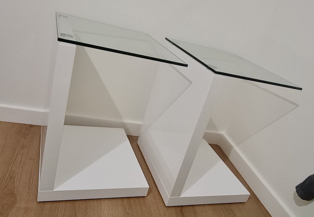 2 Bijzettafels hoogglans wit met glas, Huis en Inrichting, Tafels | Bijzettafels, Minder dan 55 cm, Vierkant, Ophalen, 45 tot 60 cm