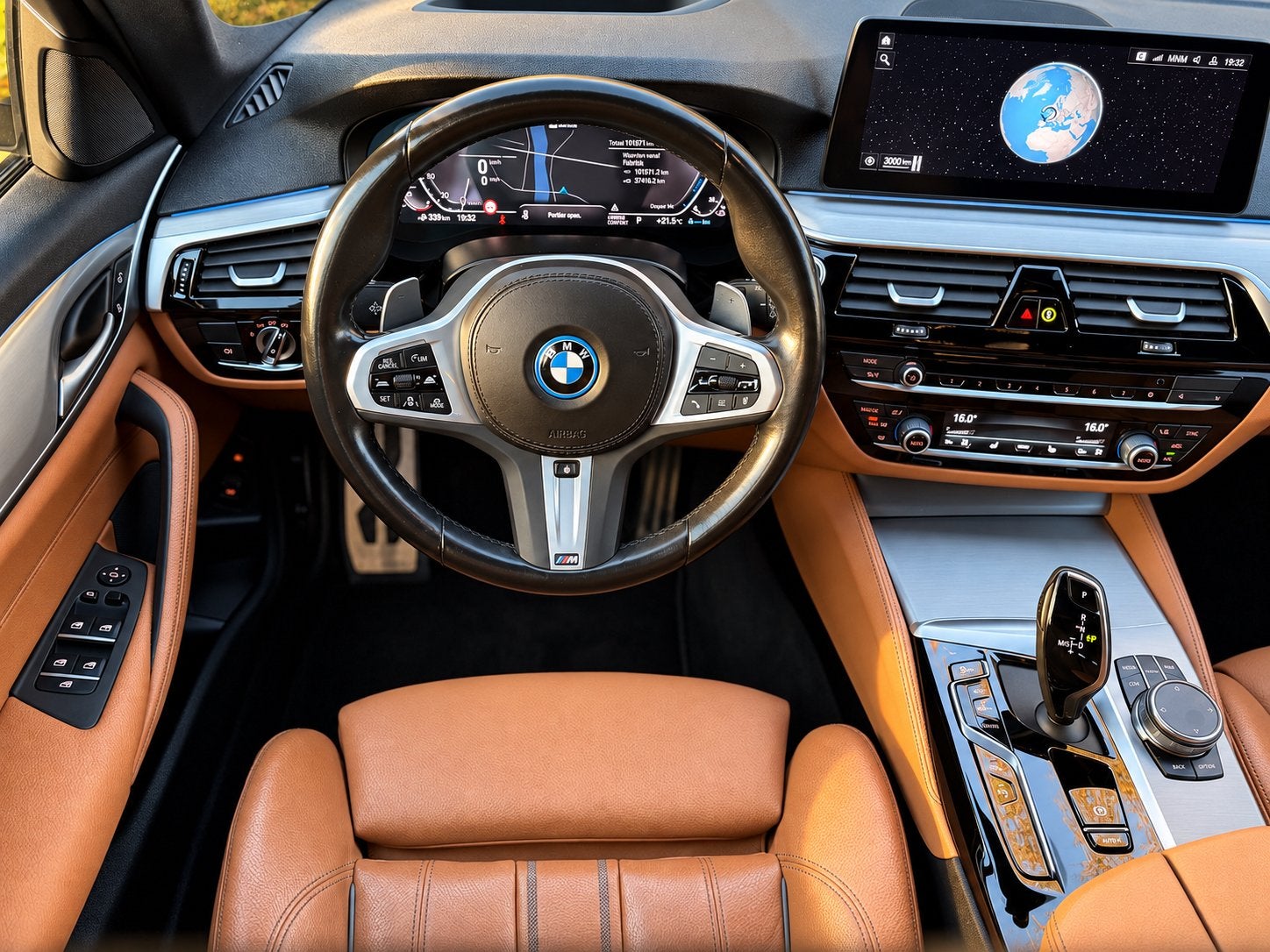 BMW G31 LCI 530e xDrive Touring MSport LASER • CAMERA • BTW, Auto's, Automaat, Euro 6, 4 cilinders, 2000 kg