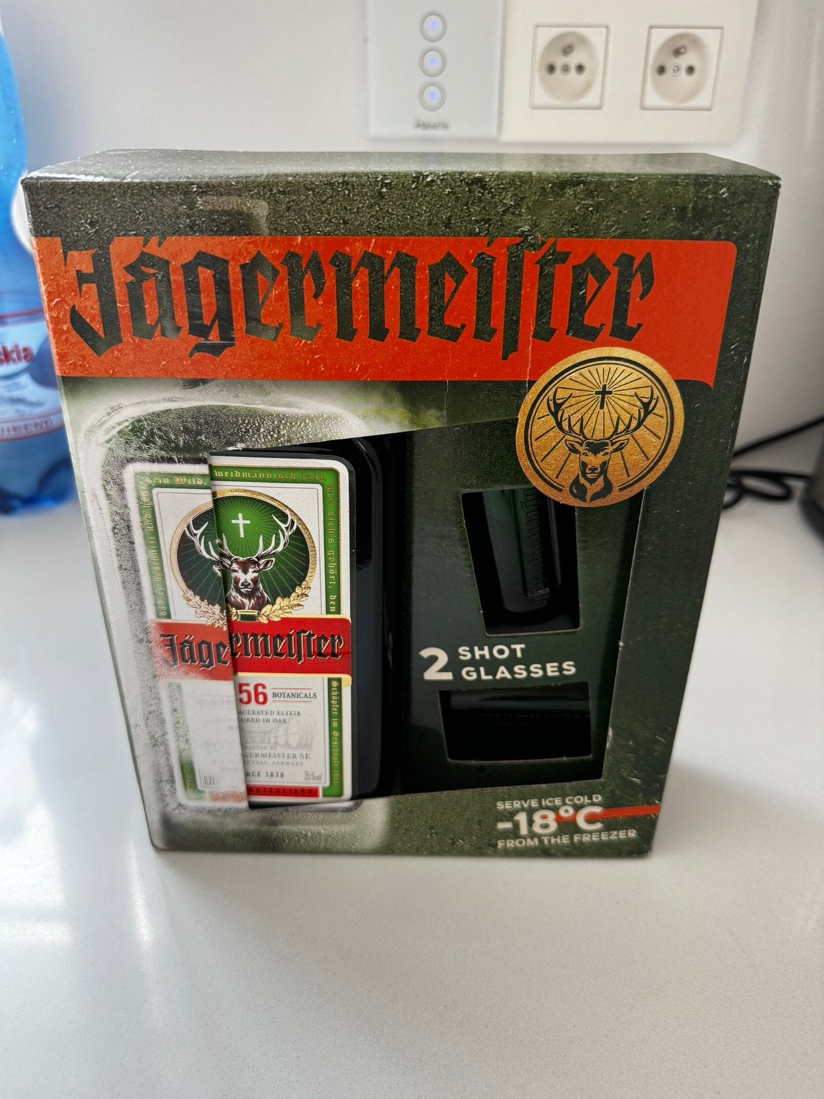 JÄGERMEISTER DOOS 70CL + 2 GLAZEN, Verzamelen, Wijnen, Ophalen, Nieuw, Overige gebieden, Vol