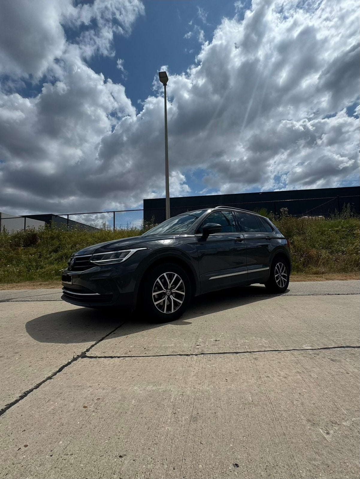 VW Tiguan 2.0 TDI SCR Life Business, Autos, Volkswagen, Argent ou Gris, Achat, 5 portes, Automatique