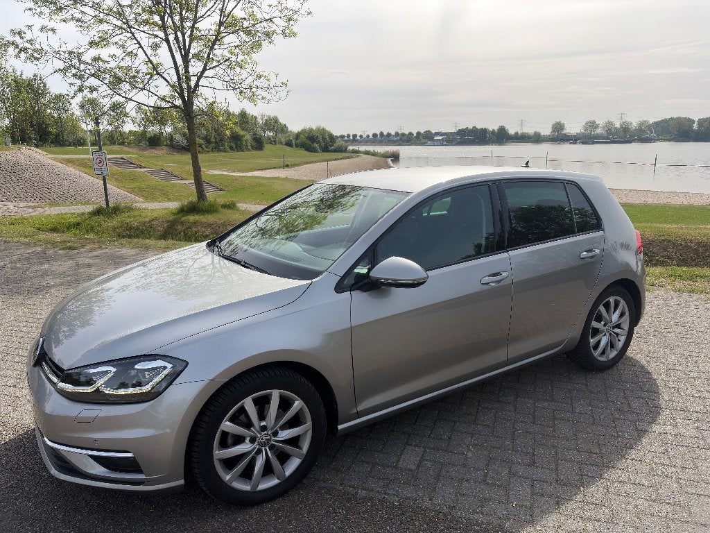 VW Golf 7.5 1.5 TSI Highline DSG | LED | ACC | Trekhaak, Auto's, Volkswagen, 1498 cc, 4 cilinders, 1202 kg, 5 deurs