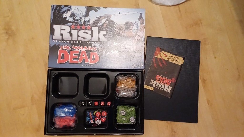 bordspel strategiespel Risk Walking Dead tactiekspel, Een of twee spelers, Ophalen of Verzenden, Nieuw