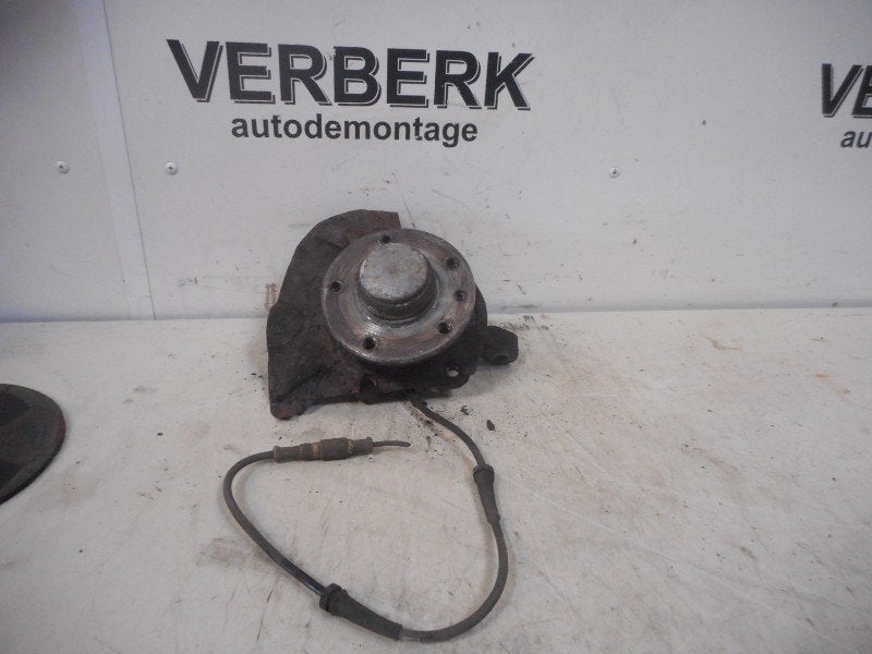 MOYEU DE ROUE AVANT DROIT Opel Omega B (25 / 26 / 27), Opel, Opel Automobile GmbH, Utilisé, Kontakt-opel@opel.com