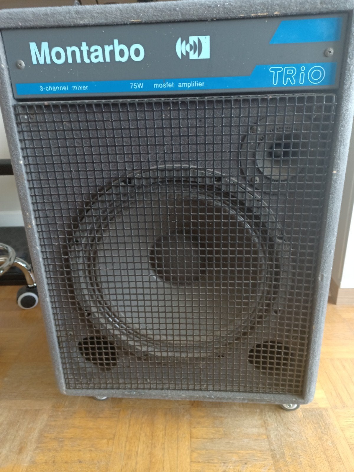 Av  amplificateur montarbo 75 watts  a enlever, Muziek en Instrumenten, Versterkers | Bas en Gitaar