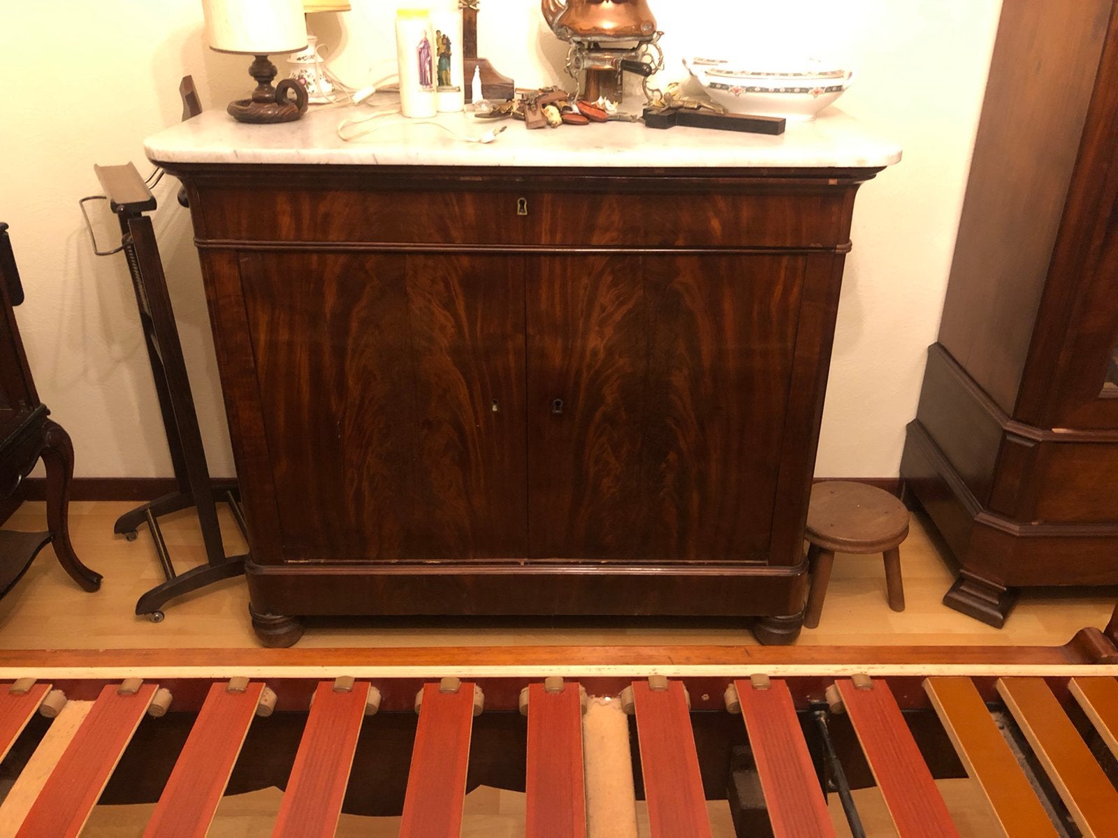 Buffet ancien en acajou avec marbre, Enlèvement, Comme neuf