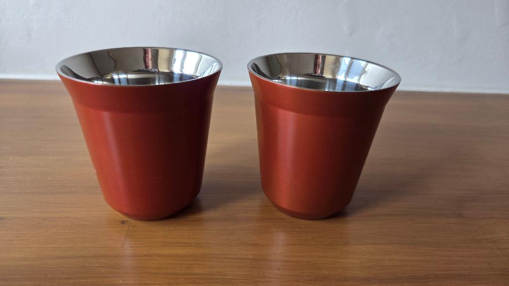 2 Nespresso Pixie Lungo kopjes 160ml Kleur Cape Town, bruin, Enlèvement ou Envoi, Comme neuf, Autres matériaux, Tasse(s) et/ou soucoupe(s)