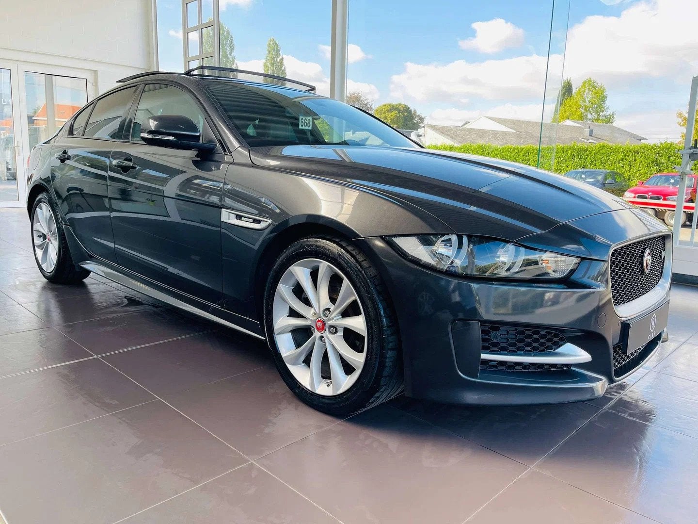Jaguar XE XE 2.0 D * R-SPORT + TOIT PANO + CUIR + GPS *, Auto diversen, Automaat, 1999 cc, Berline, Diesel