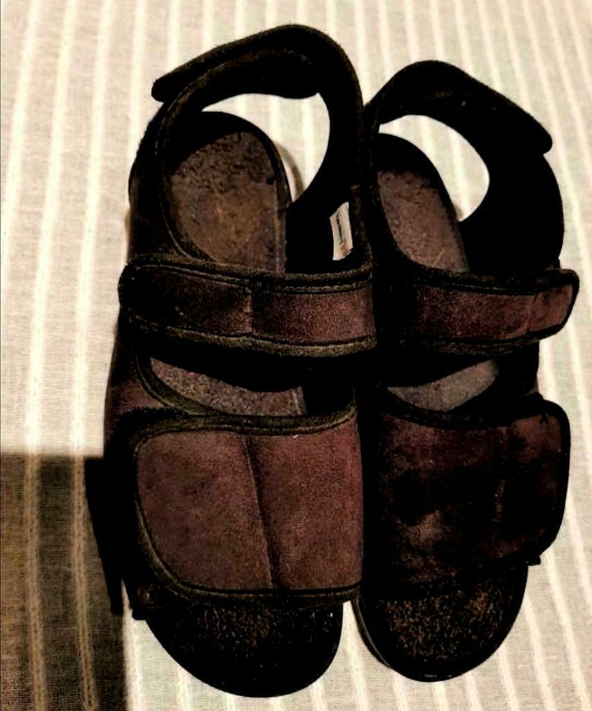 Verstelbare sandaal van nubuck met hoog draagcomfort, Bruin, Gedragen, Autre, Ophalen