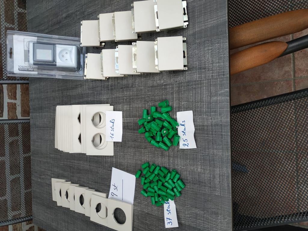 Elektriciteit , schakelaars, afdekplaatjes , energietoestel, Doe-het-zelf en Bouw, Elektriciteit en Kabels, Ophalen
