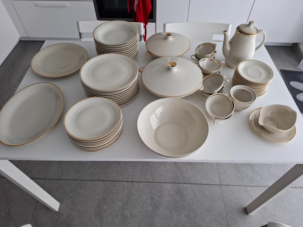 Service porcelaine de baudour, Enlèvement