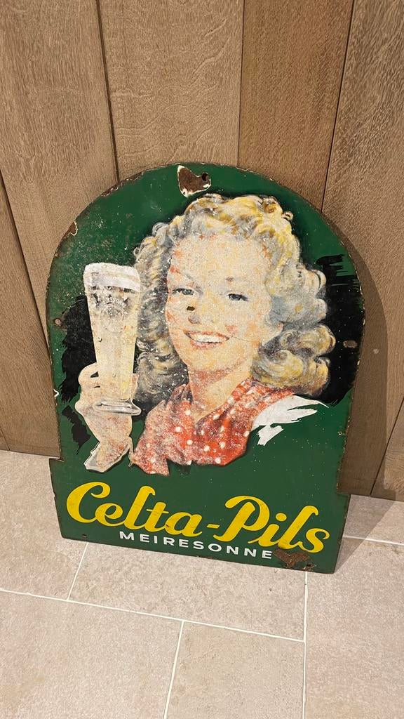 Assiette en émail Celta Meiresonne. 1953., Collections, Enlèvement ou Envoi, Utilisé, Panneau publicitaire