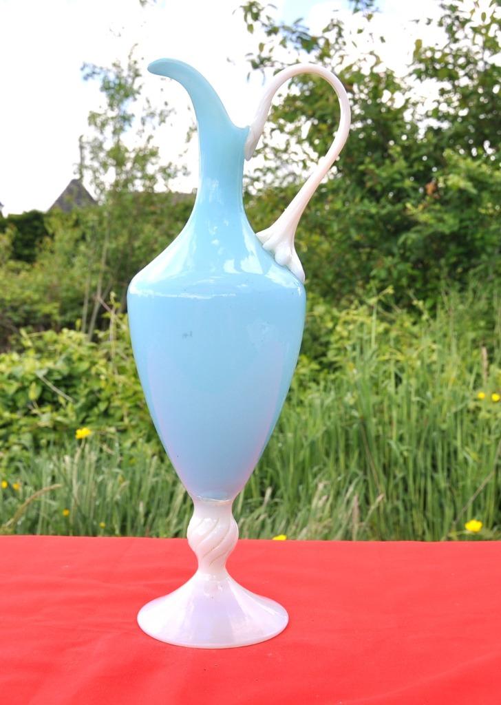 aiguillère vintage opaline bleu et blanche, Antiquités & Art, Enlèvement ou Envoi