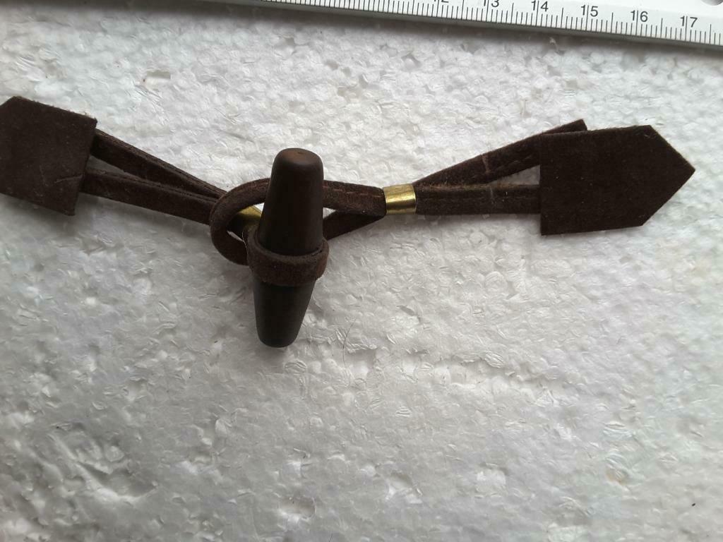 brandebourg imitation daim brun marron  bûchette bois 4 cm, Enlèvement ou Envoi, Neuf