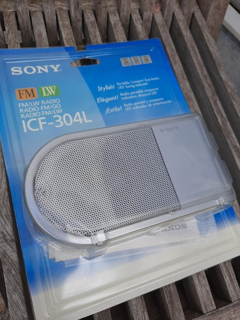 Nieuwe, nooit uitgepakte SONY ICF 304L-radio, Ophalen of Verzenden
