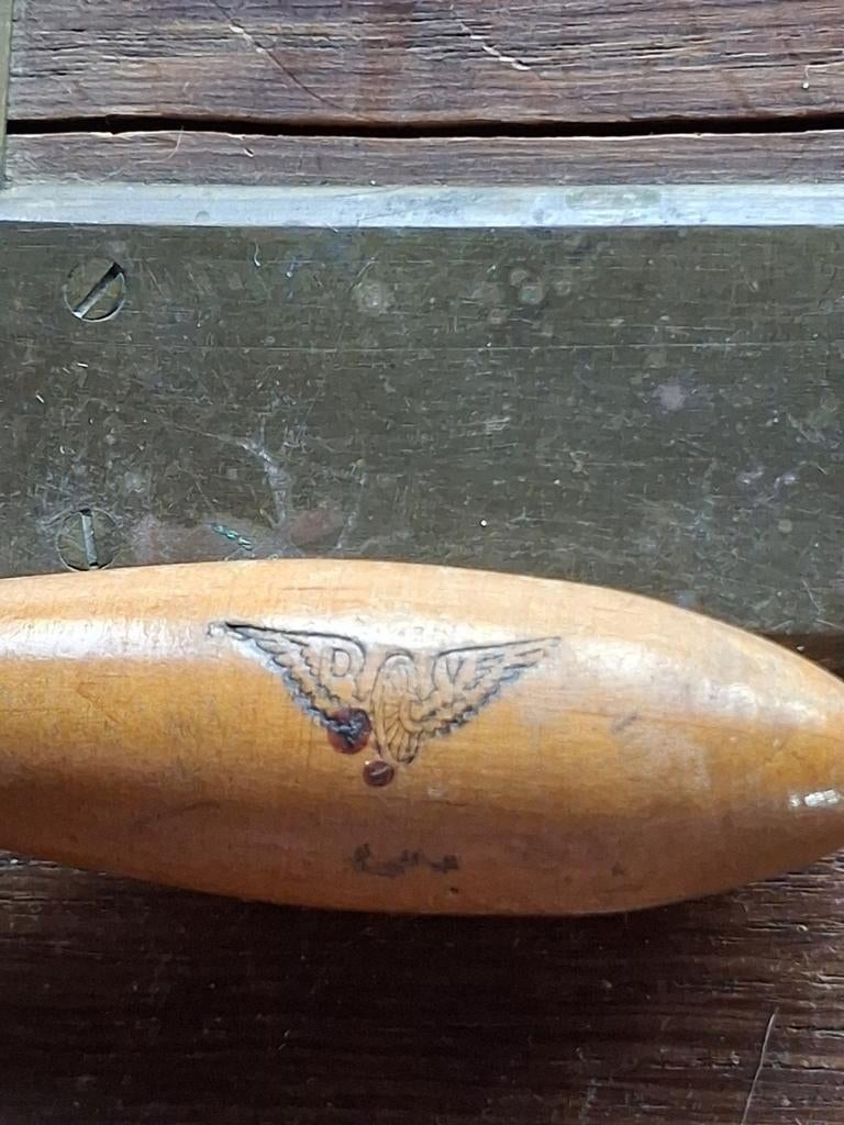 Ancienne brossé à vêtements chemin de fer militaire belge