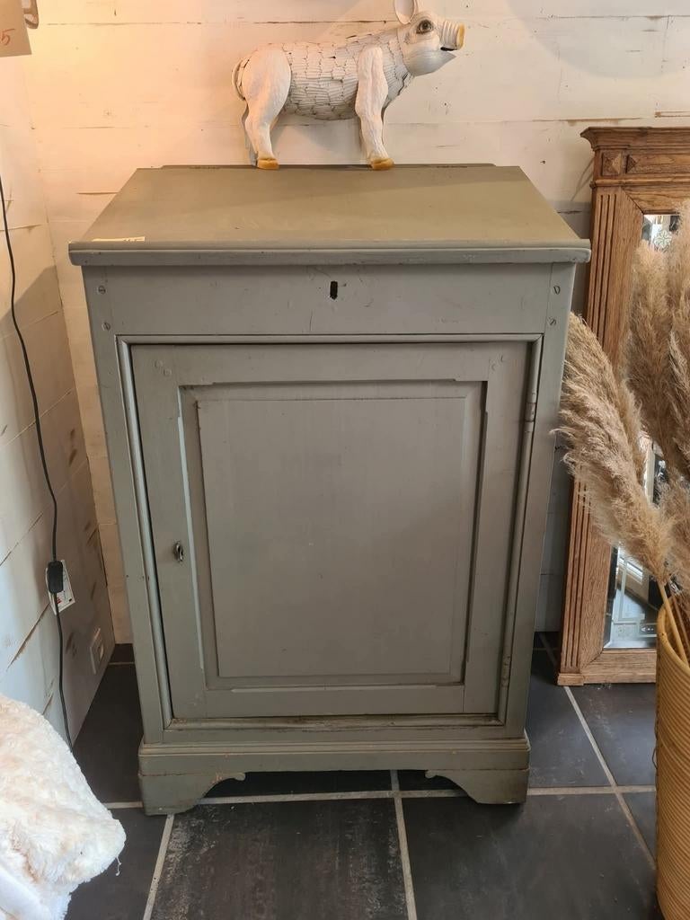 Lessenaar secretaire kast, Ophalen