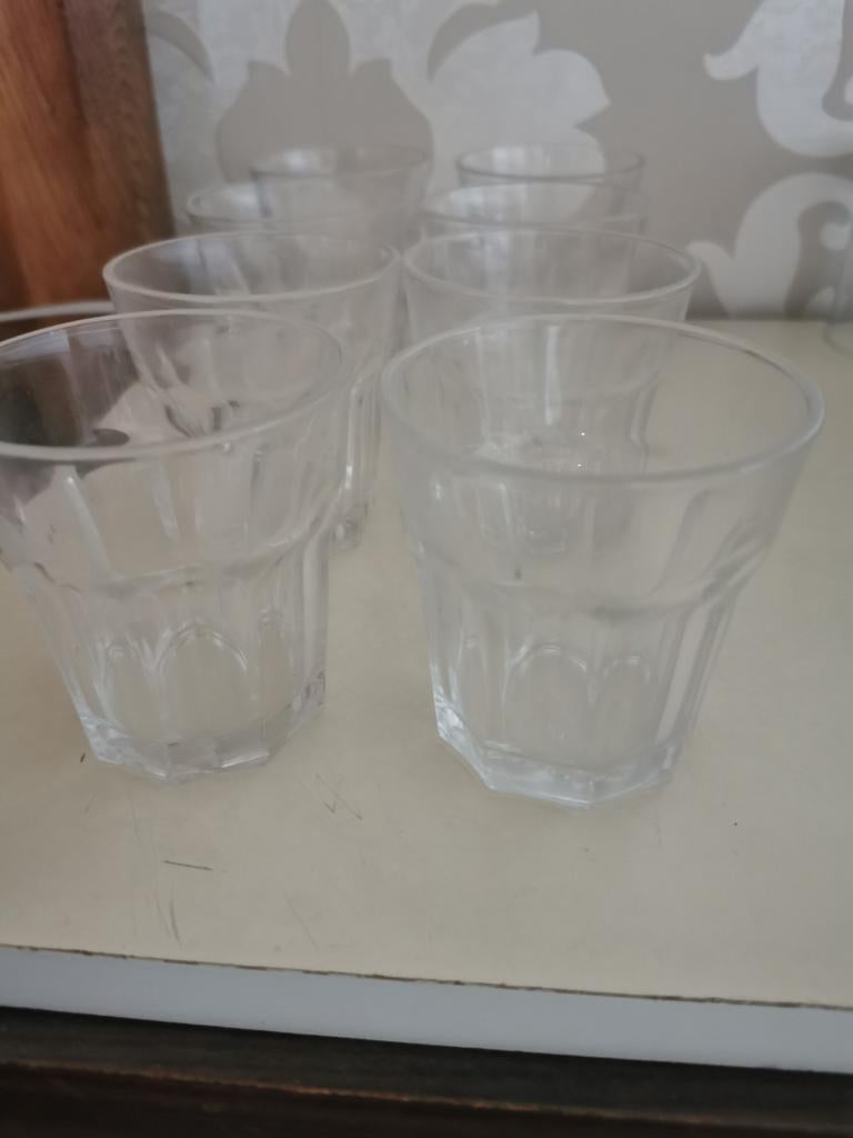8 verres à eau, Enlèvement ou Envoi