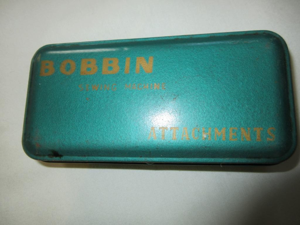 Ancienne boîte en fer BOBBIN Sewing Machine Attachments, Enlèvement