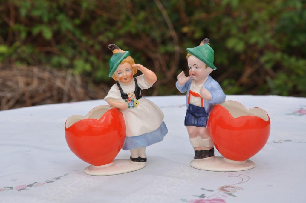 §  couple enfantins thyroliens porte bouquet, Enlèvement ou Envoi
