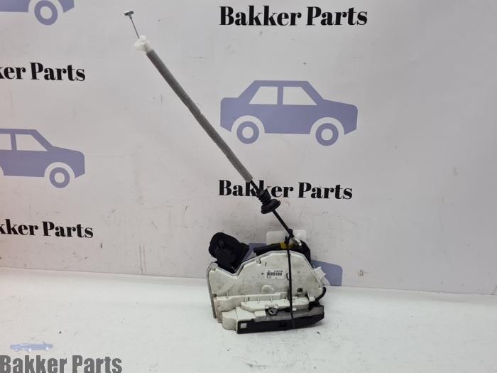 Deurslot Mechaniek 4Deurs rechts-voor van een Skoda Fabia, Gebruikt, -, -, Ophalen of Verzenden