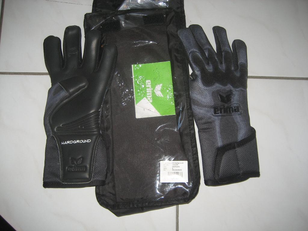 Nieuwe keepershandschoenen! ERIMA, Sport en Fitness, Voetbal, Ophalen of Verzenden, Nieuw, Handschoenen