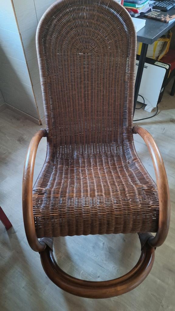 Rotan schommelstoel, Ophalen