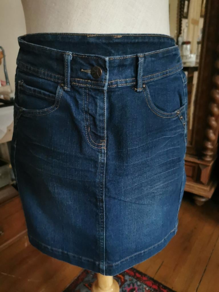 Jolie jupe en jean signée Camaïeu, Enlèvement ou Envoi, Comme neuf, Taille 38/40 (M)