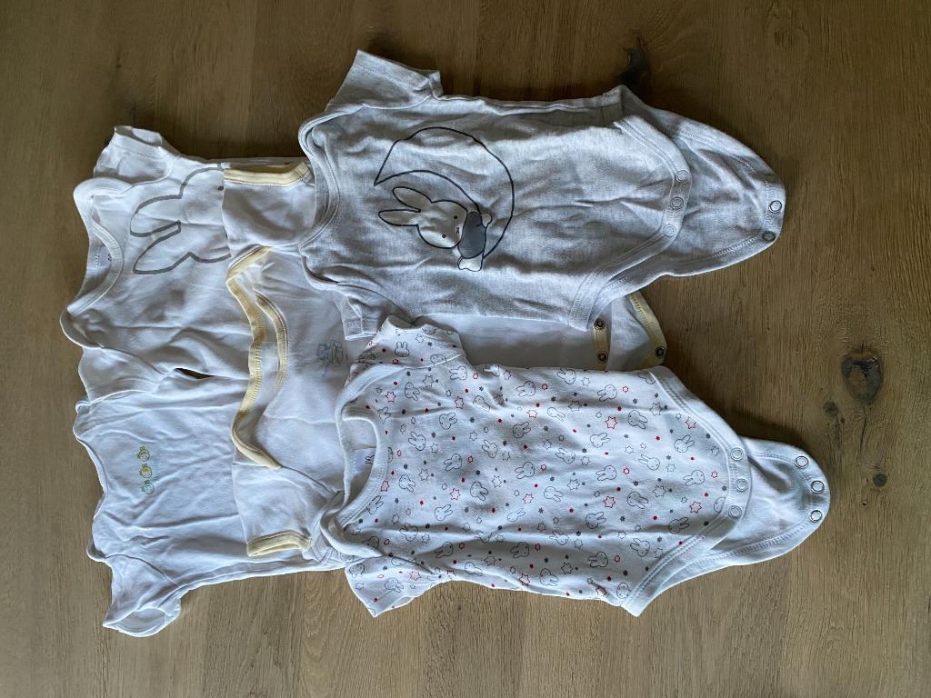 5 bodies waaronder van nijntje maat 68 of 4-6 maand, Enlèvement ou Envoi, Utilisé, Garçon ou Fille, Chemise ou Chemisier