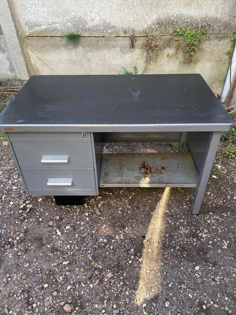 Bureau Etablissement Hermant, Enlèvement, Utilisé