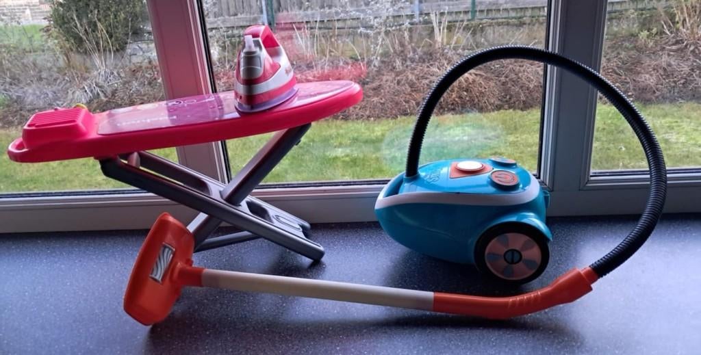 smoby stofzuiger+strijkplank en strijkiezer met geluid, Ophalen