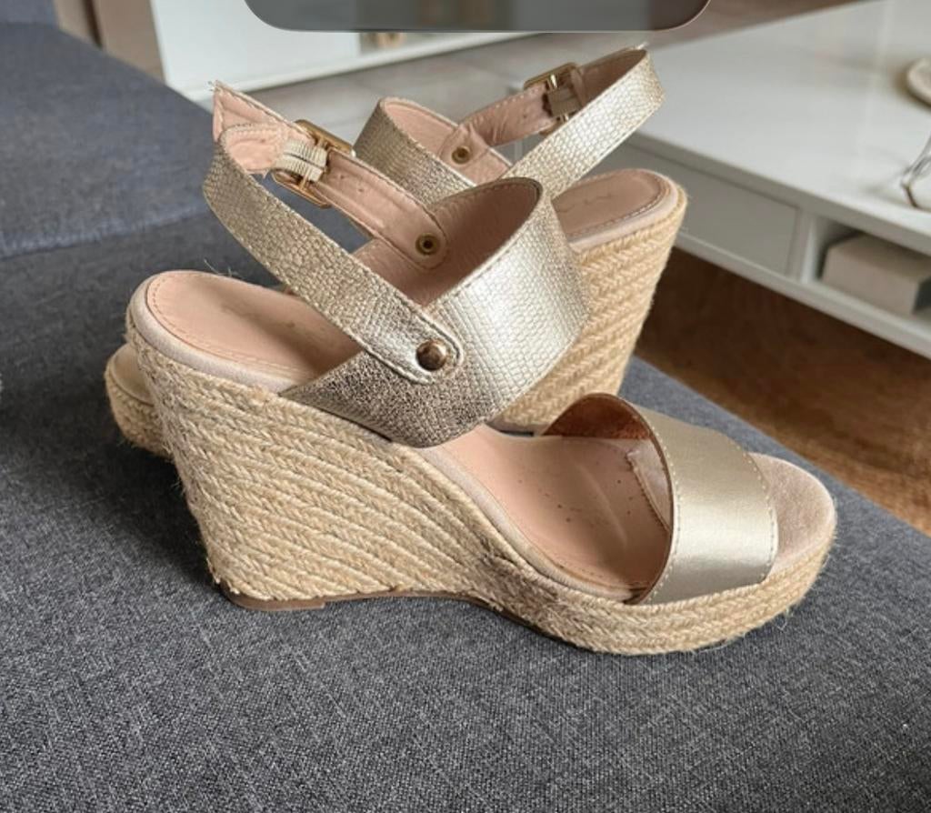 Sandales, Enlèvement, Comme neuf