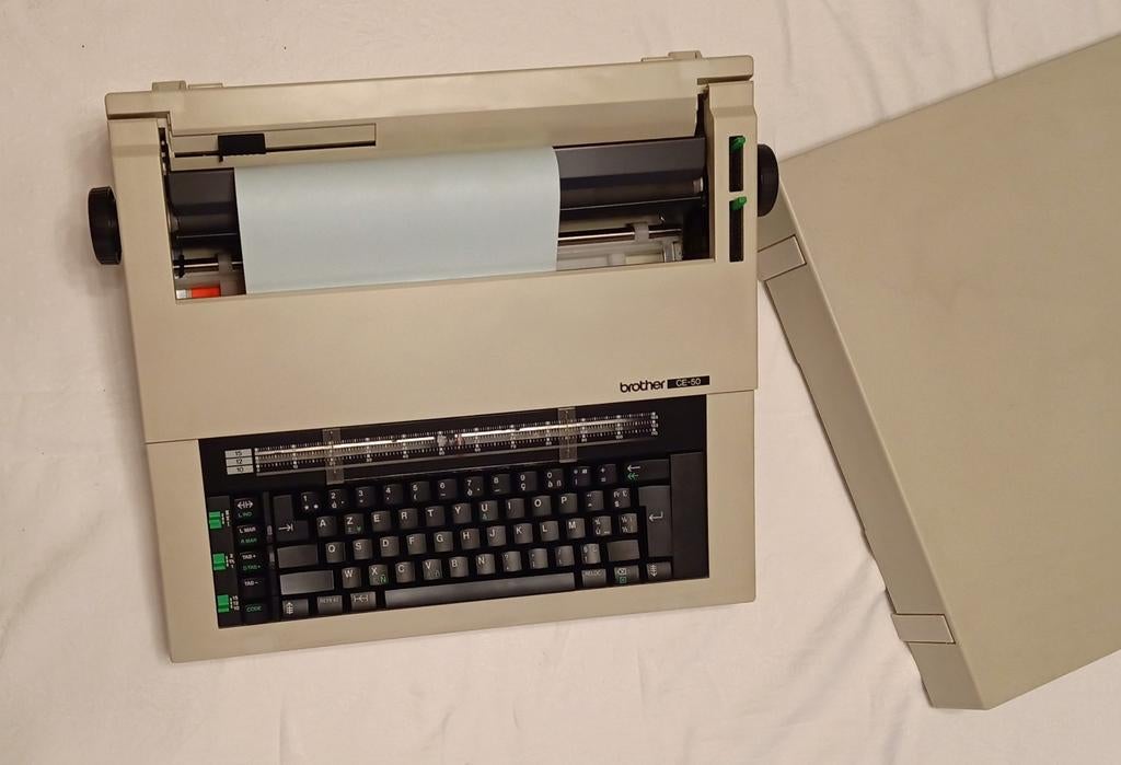 OLIVETTI machine à écrire, Enlèvement, Utilisé