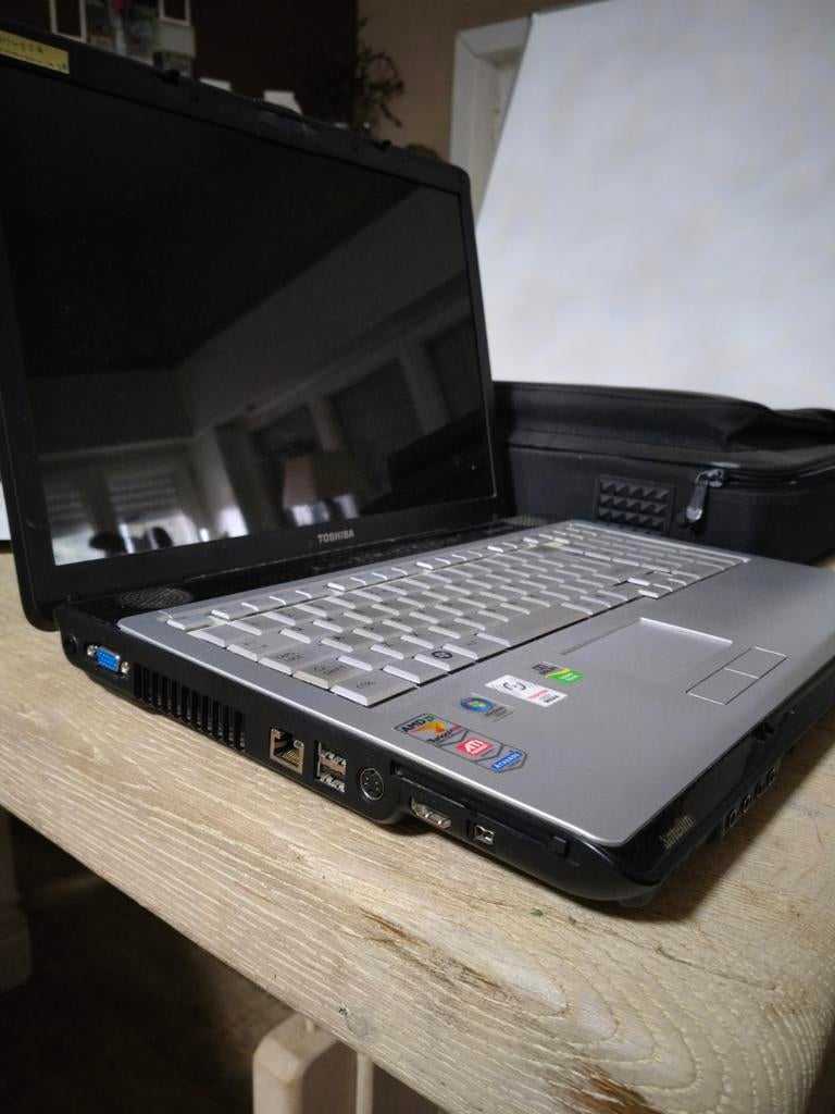 TOSHIBA P200d satelite donker scherm, Ophalen of Verzenden