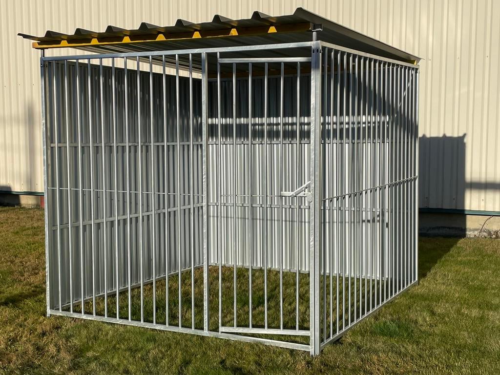 Chenil chien neuf metalpro modele complet, Ophalen, Zo goed als nieuw, Hondenkennel