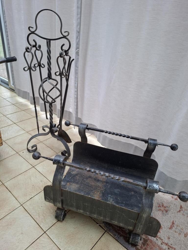 Cheminée rustique en fer forgé avec cheminée assortie, Enlèvement