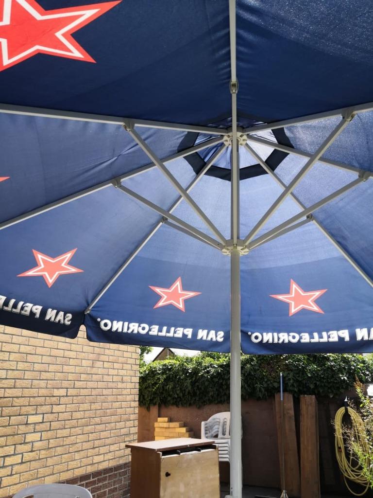 PARASOL SAN PELLEGRINO JUMBO 4 M/4M, Tuin en Terras, Ophalen, Gebruikt, Meer dan 4 meter, Stokparasol