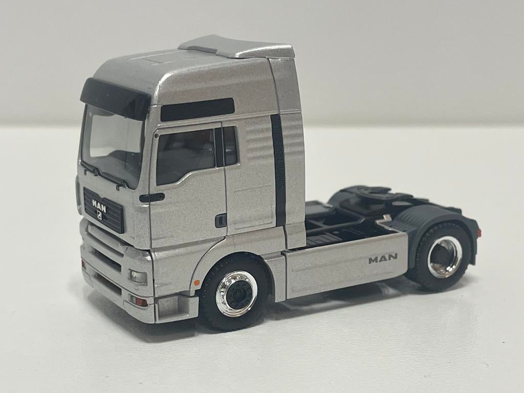 Herpa MAN TG 460 A XXL trekker zilver grijs 1/87, Ophalen of Verzenden, Zo goed als nieuw, Bus of Vrachtwagen, Herpa