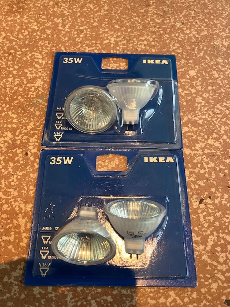 Neuf ! Lot de 4 ampoules halogène IKEA, Maison & Meubles, Neuf, Ampoule halogène, Moderne, 30 à 60 watts