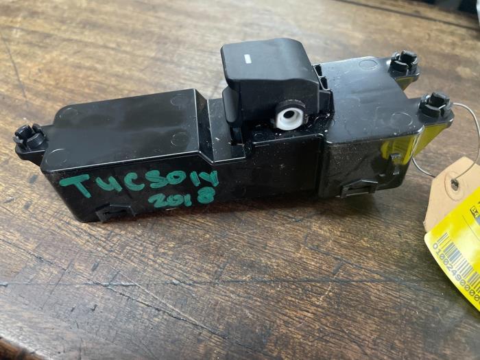 Commutateur vitre électrique d'un Hyundai Tucson, Autos : Pièces & Accessoires, Enlèvement ou Envoi, 3 mois de garantie, Utilisé